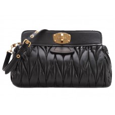 Miu Miu Matelasse oversized converteerbare clutch zwart