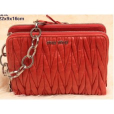 Miu Miu Mini Schoudertas van geglazuurd matelasséleer, oranje