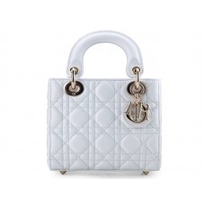 Dior Lady Dior Nano leren tas met gouden hardware en witte accenten