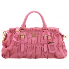 Prada Tessuto Gaufre Nylon Handtas met Bovenhandvat, Roze