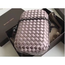 Bottega Veneta knoop clutch in boucher intreccio lichtpaars