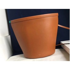 Celine Claps Bucket Bag van kalfsleer in de kleur camel