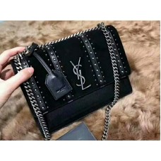 Saint Laurent Sunset Medium in leer, suède en studs, zwart