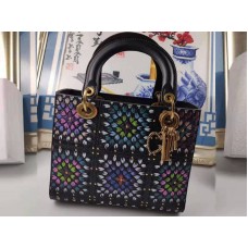 Dior Lady Dior in zwart, hittegeperst kalfsleer met handbeschildering.