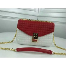 Celine Medium C tas van gewatteerd kalfsleer in wit en rood.