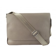 Louis Vuitton Taiga-leer Sasha Polaire