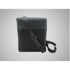 Louis Vuitton Taiga Beloukha Zwart