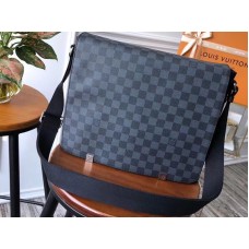 Louis Vuitton Damier Grafiet Canvas District Mm n41029