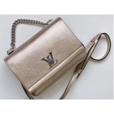Louis Vuitton Lockme II BB Goud m54845